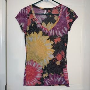 Rue21 sz med v neck semi sheer Guc floral